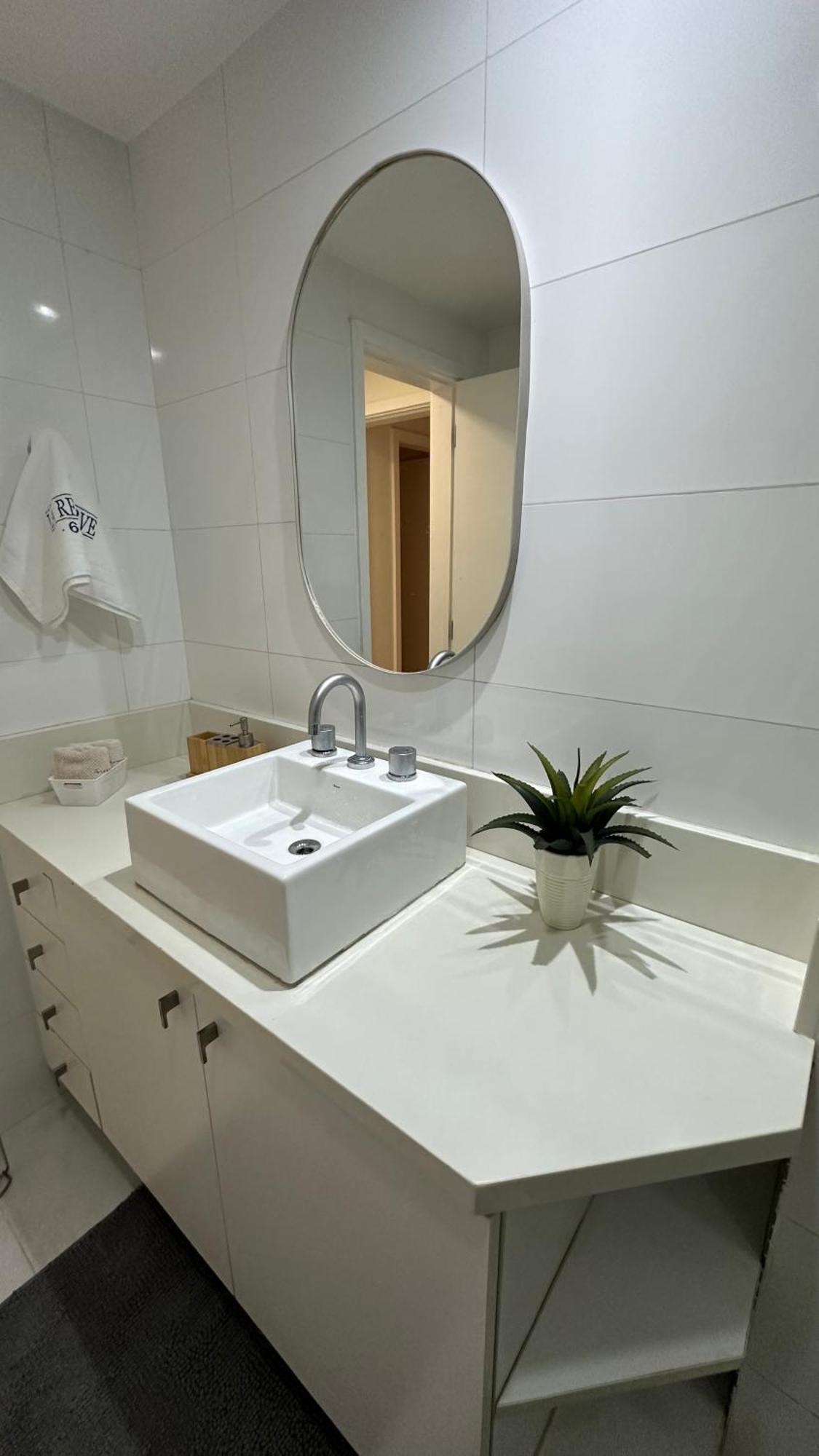 Lindo Apto No Melhor Lugar Da Barra Da Tijuca! Com Uma Vista De Tirar O Folego, Frente Para O Mar! Totalmente Equipado E Decorado Ao Lado Dos Melhores Hoteis E Quiosques Da Barra! Portaria 24H, Piscina, Sauna, Jacuzzi, Academia, Garagem, Wi-Fi, Lavan Rio de Janeiro Exteriör bild