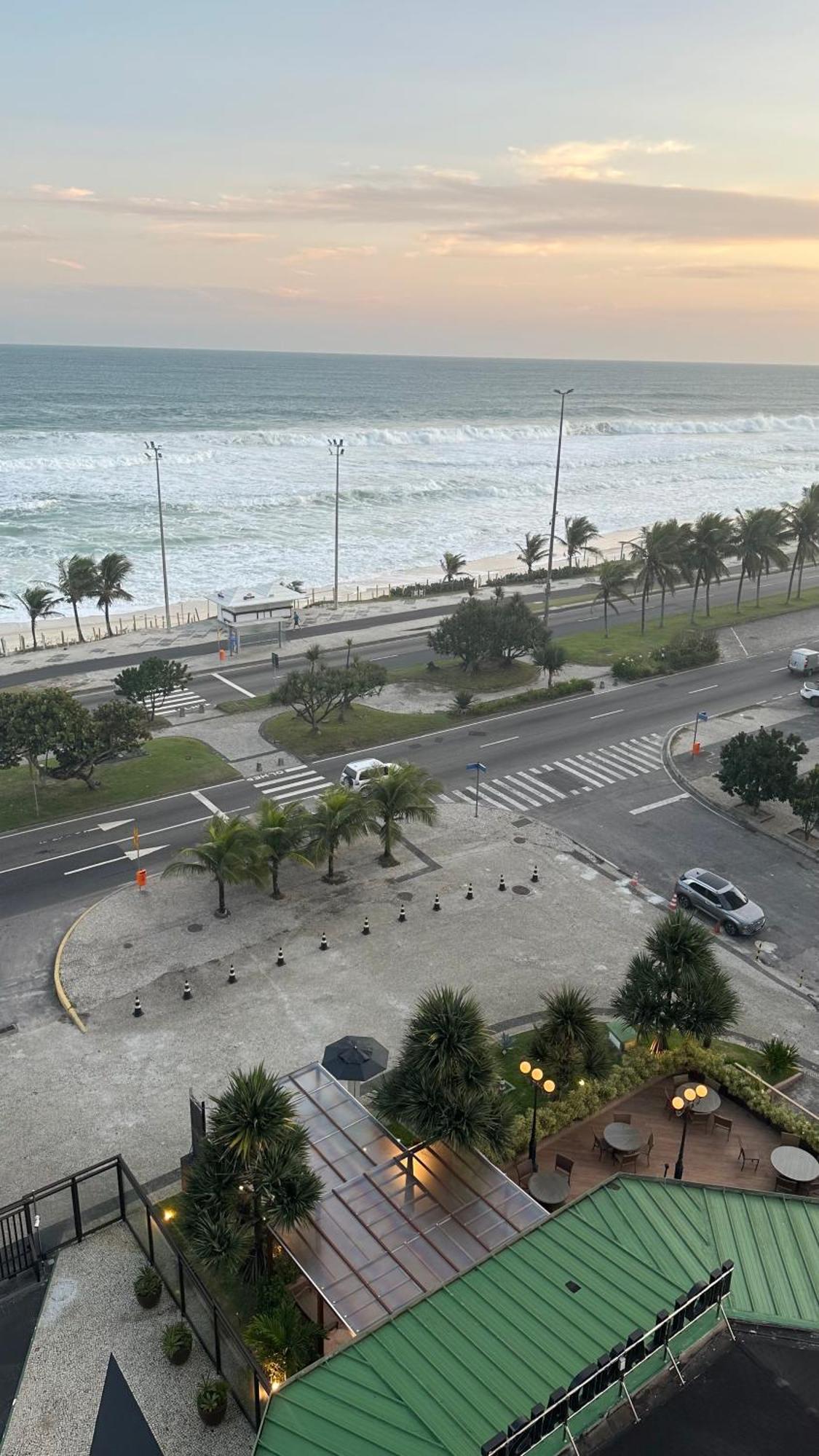 Lindo Apto No Melhor Lugar Da Barra Da Tijuca! Com Uma Vista De Tirar O Folego, Frente Para O Mar! Totalmente Equipado E Decorado Ao Lado Dos Melhores Hoteis E Quiosques Da Barra! Portaria 24H, Piscina, Sauna, Jacuzzi, Academia, Garagem, Wi-Fi, Lavan Rio de Janeiro Exteriör bild