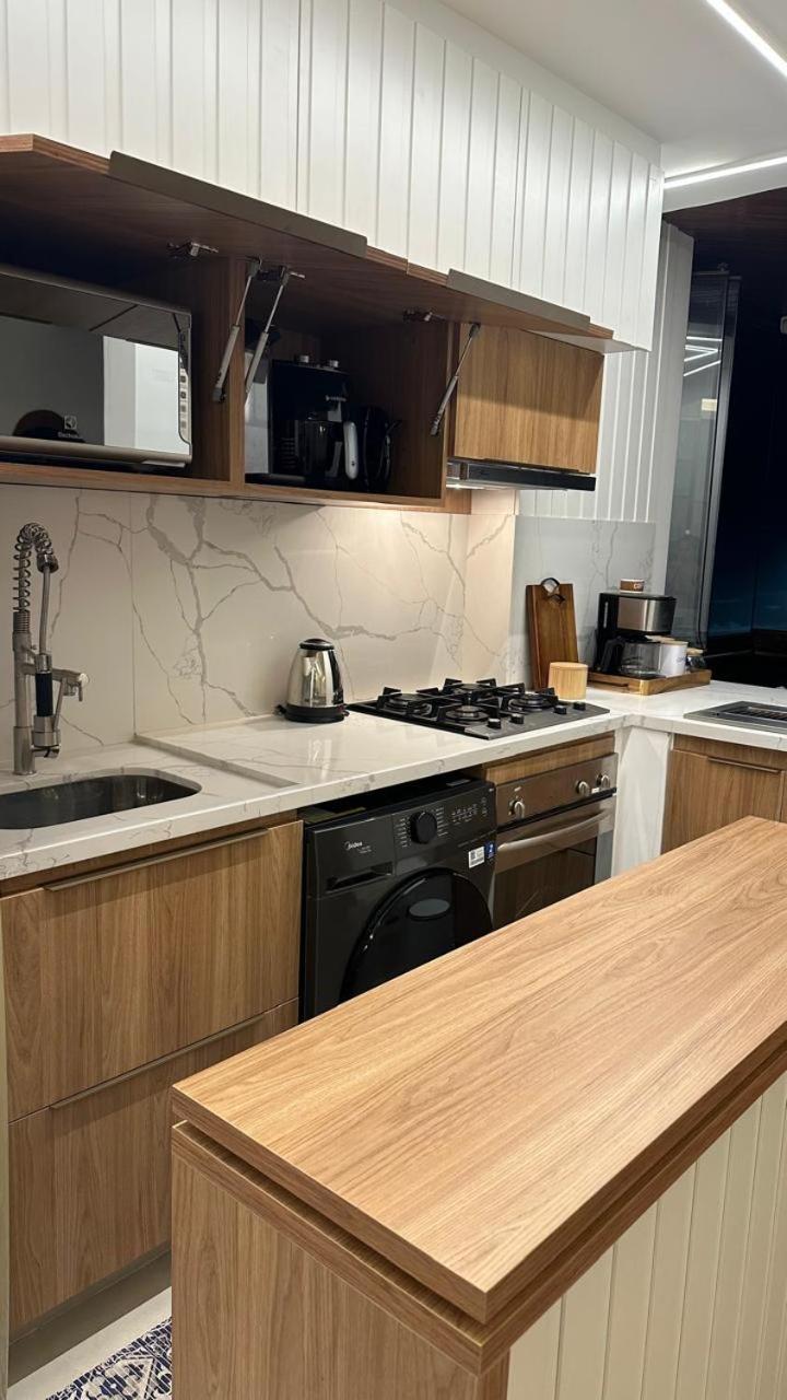 Lindo Apto No Melhor Lugar Da Barra Da Tijuca! Com Uma Vista De Tirar O Folego, Frente Para O Mar! Totalmente Equipado E Decorado Ao Lado Dos Melhores Hoteis E Quiosques Da Barra! Portaria 24H, Piscina, Sauna, Jacuzzi, Academia, Garagem, Wi-Fi, Lavan Rio de Janeiro Exteriör bild
